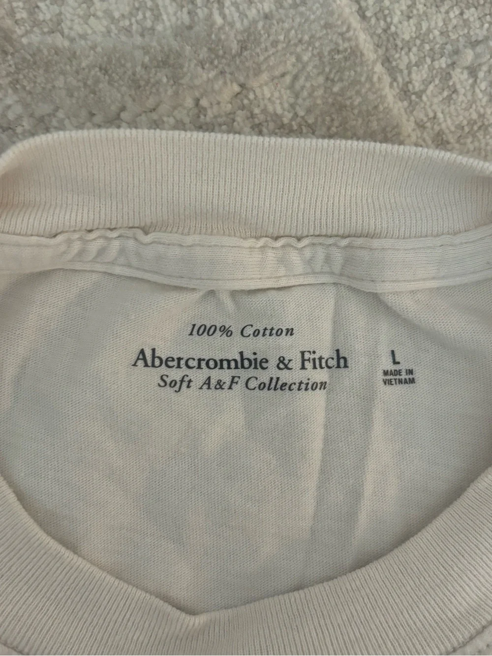 Abercrombie & Fitch Off-White Crewneck Logo Tee - Picture 2 of 2